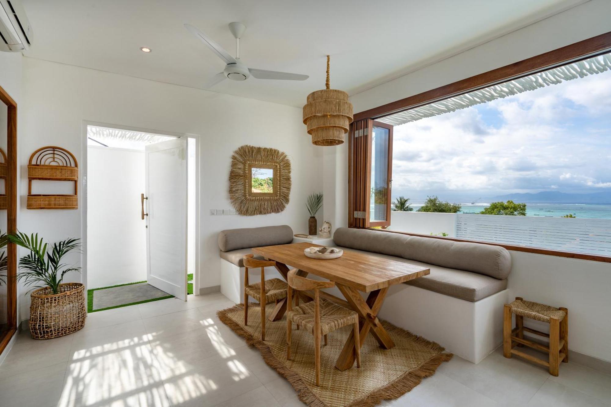 Tonic Villa