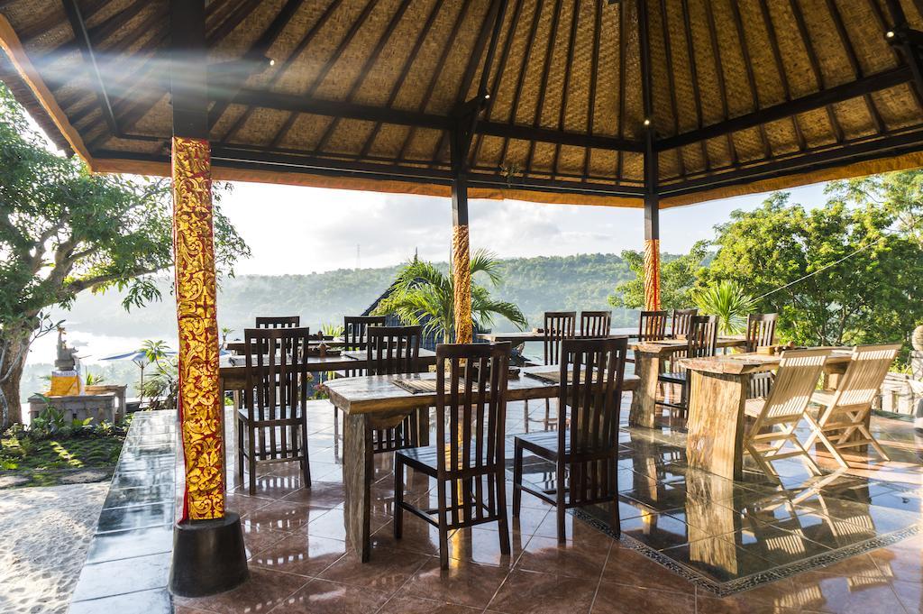 Sunrise Ocean Hut's Holiday park