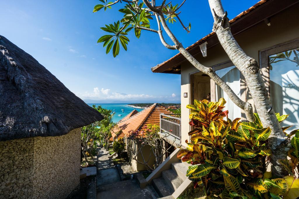 Ware Ware Surf Lembongan