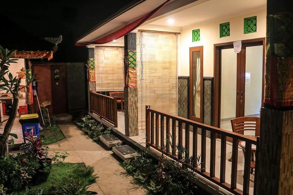 Reynold Artha Guest house *
