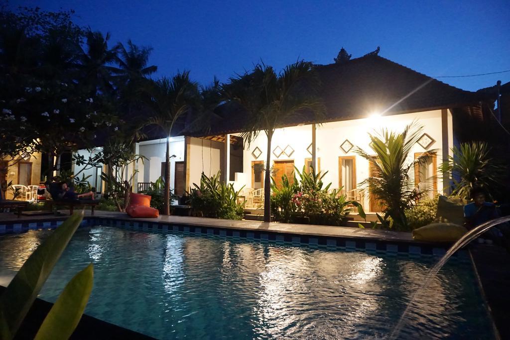 Nyoman And Grill Guest house Nusa Lembongan (Bali)