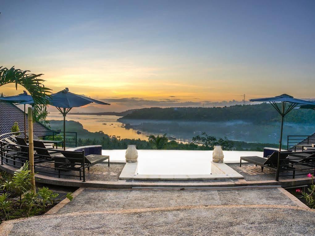 Sunrise Ocean Hut's Holiday park 3*