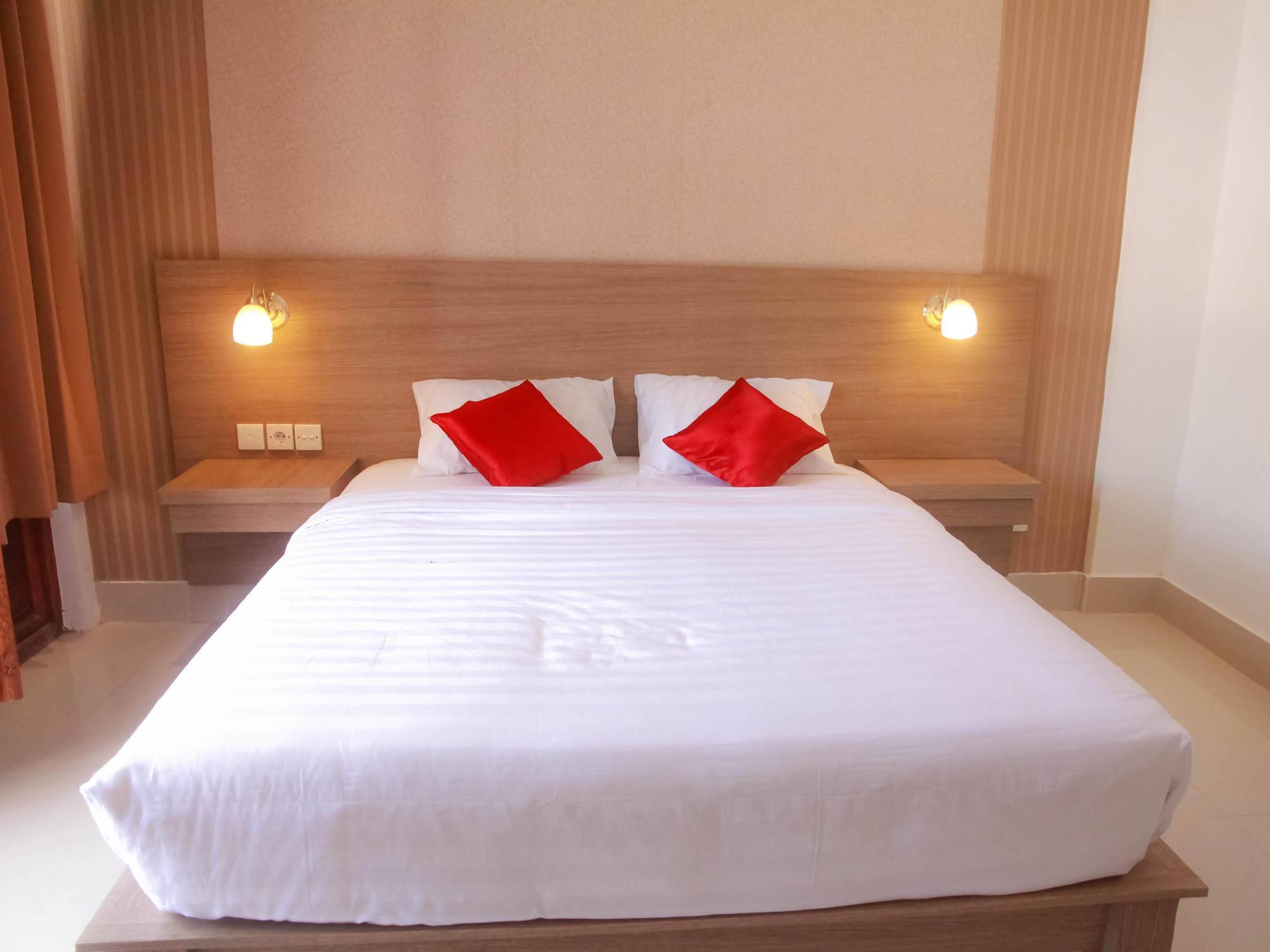 Hotel D'camel 2*