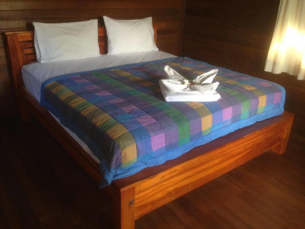 Nyoman And Grill Guest house 2*