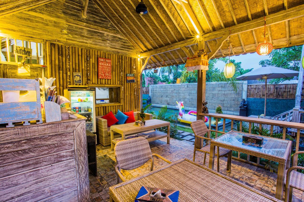 Holiday park The Syron Huts 3*