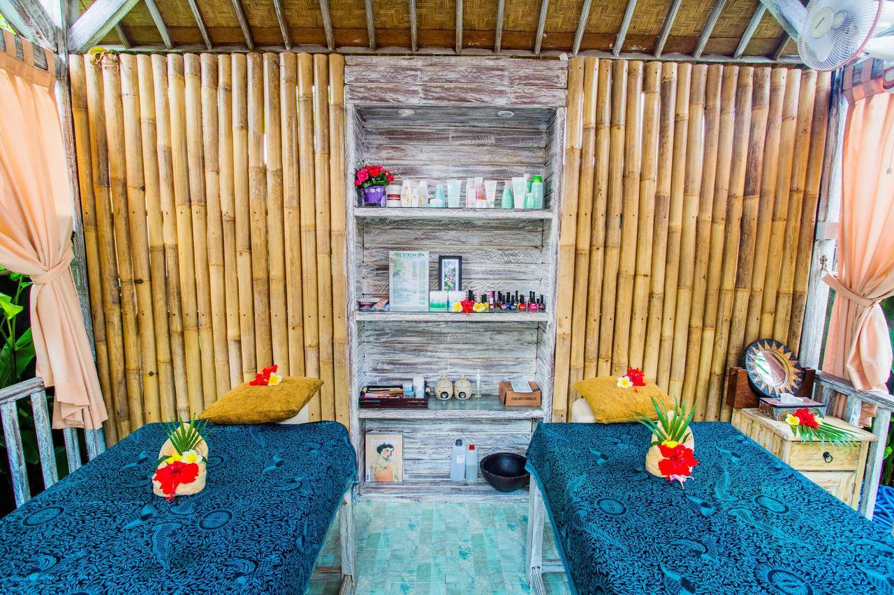 The Syron Huts 3*