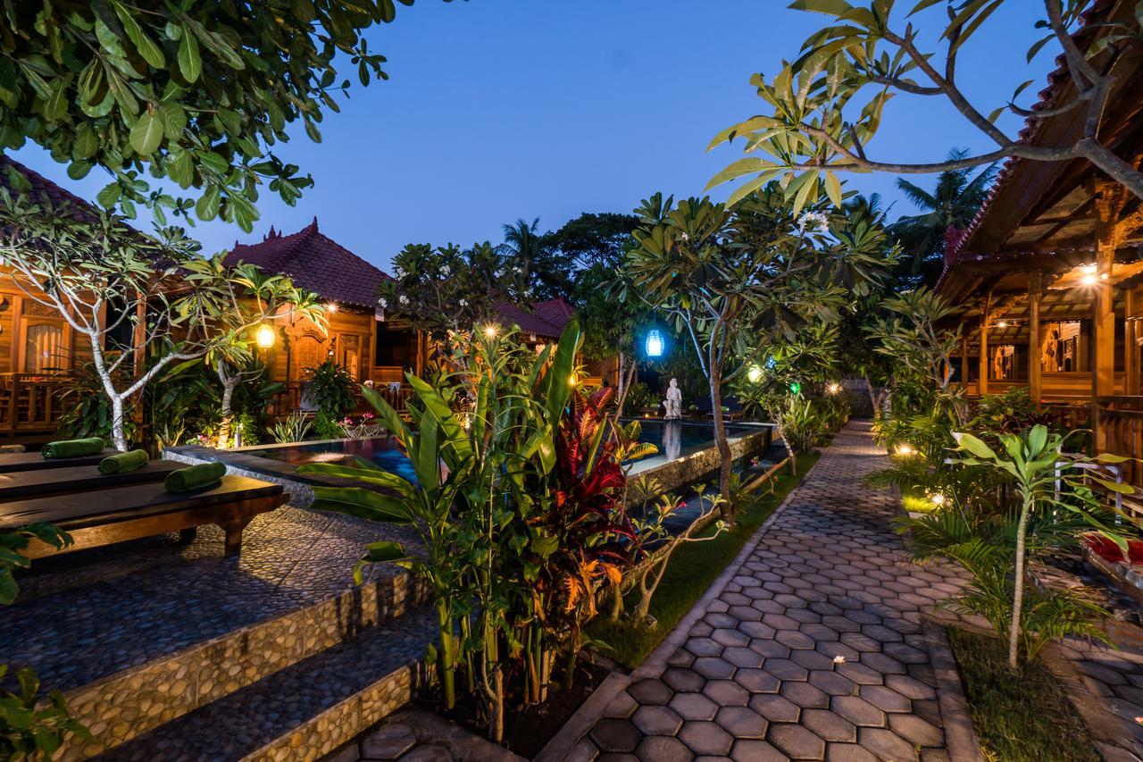 Putra 7 3* Nusa Lembongan (Bali)