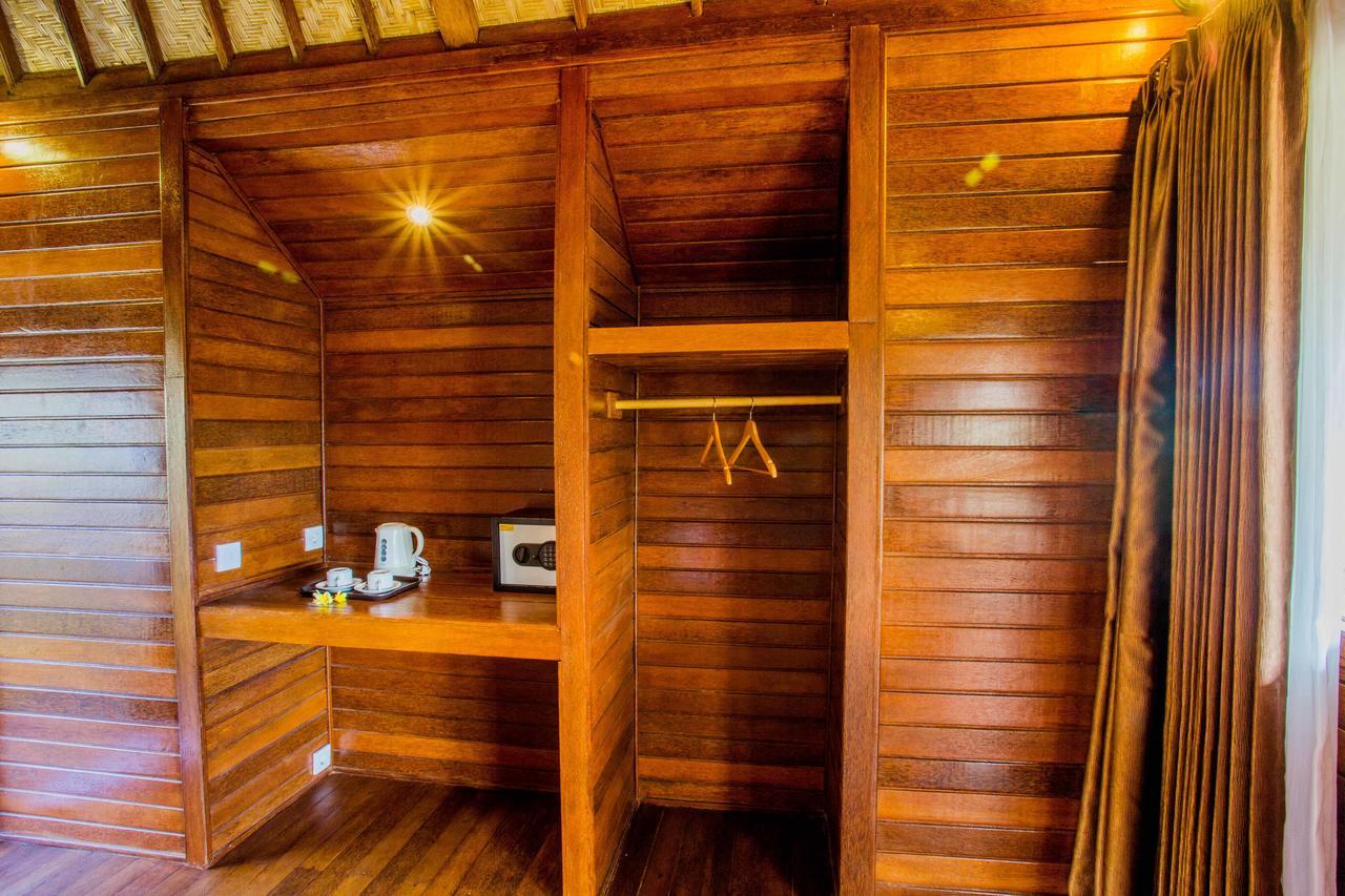 Samanta Huts 3*