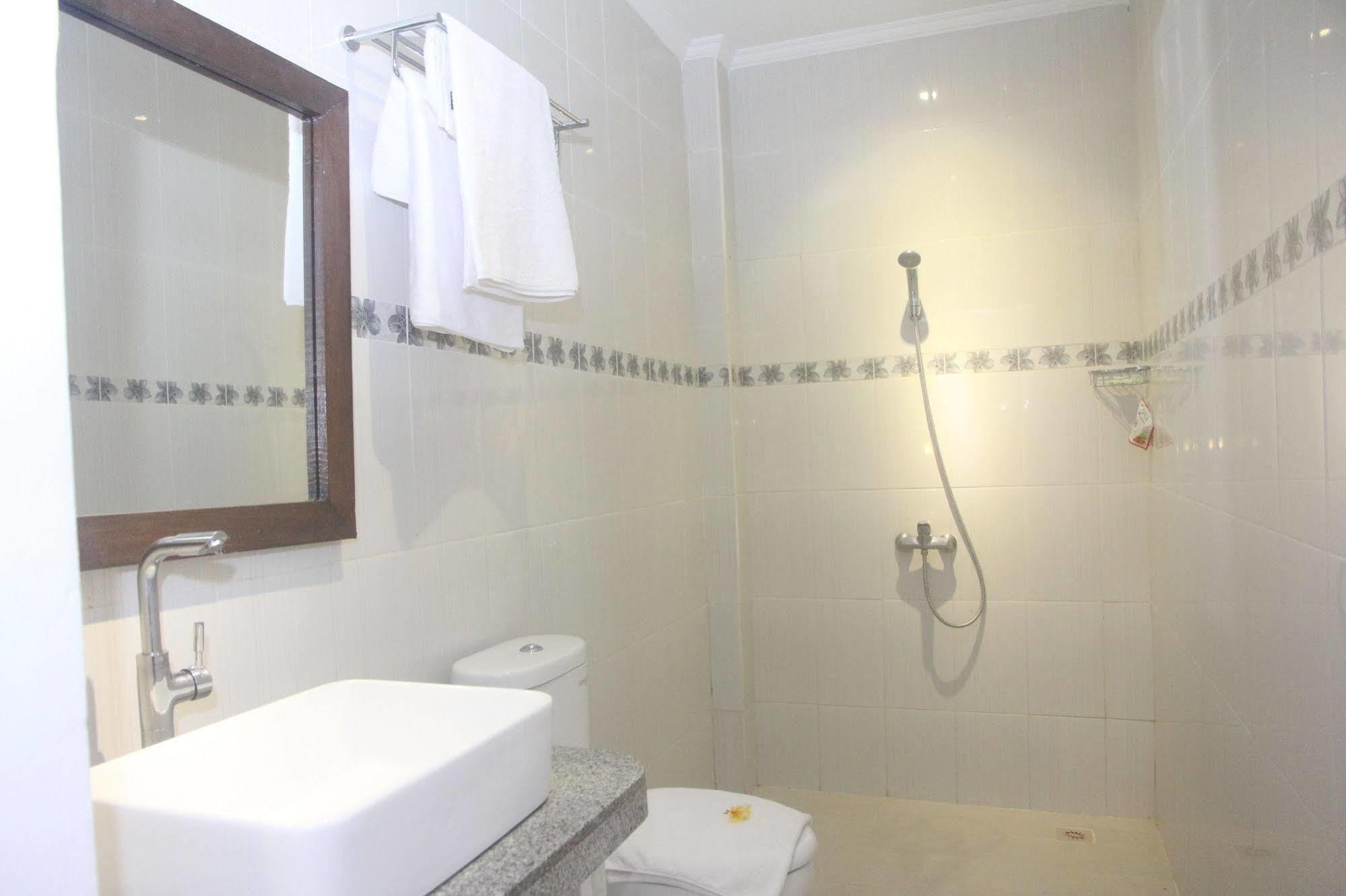 Hotel D'camel 2*