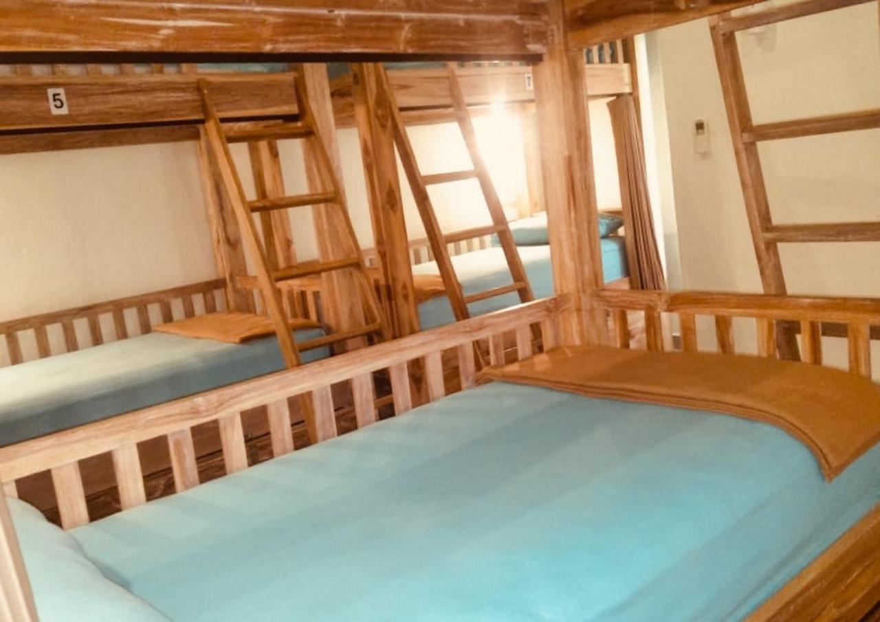 Hostel Lembongan Hostel *