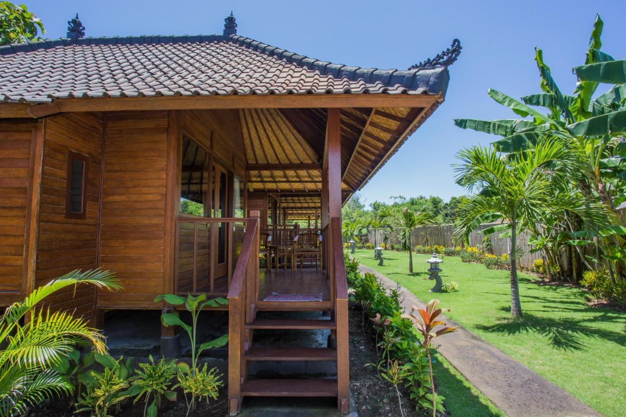 Samanta Huts