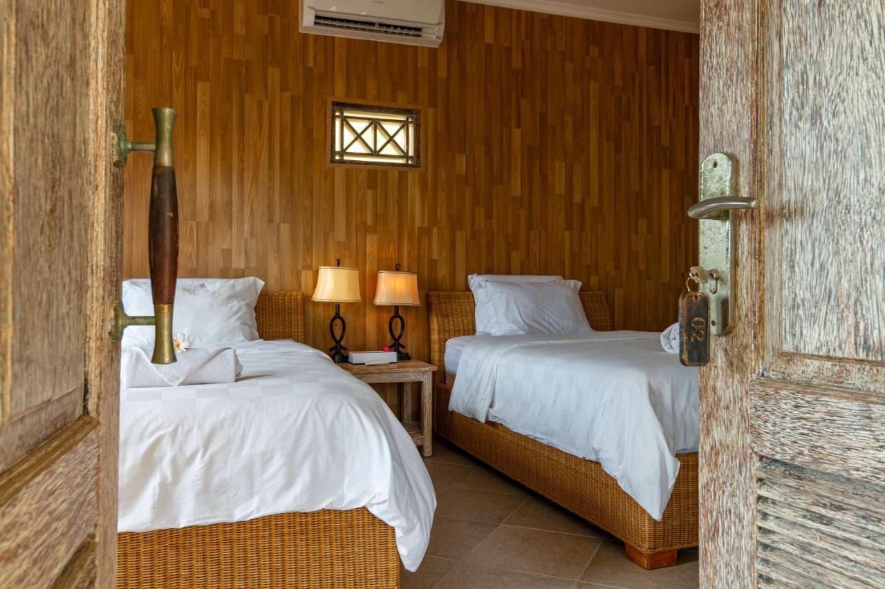 Taman liburan Ware Ware Surf Lembongan Nusa Lembongan (Bali)