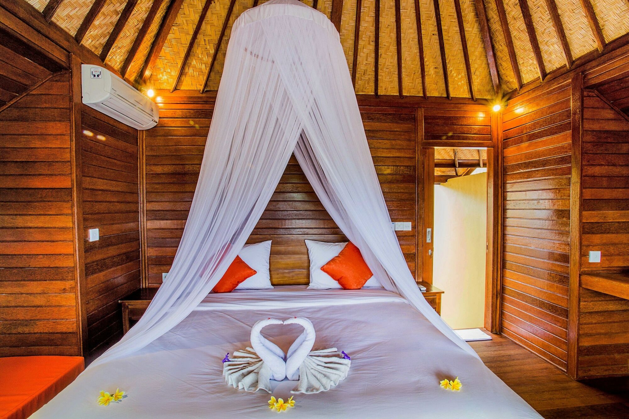 Samanta Huts Holiday park