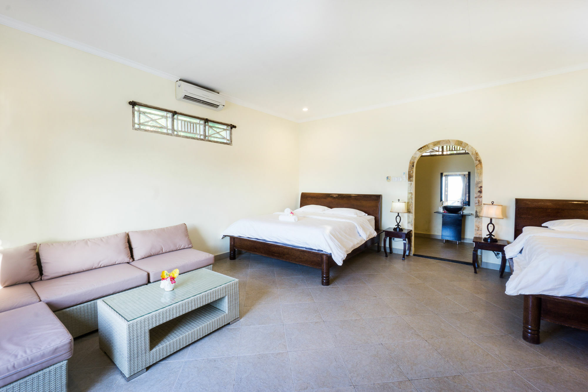 Ware Ware Surf Lembongan
