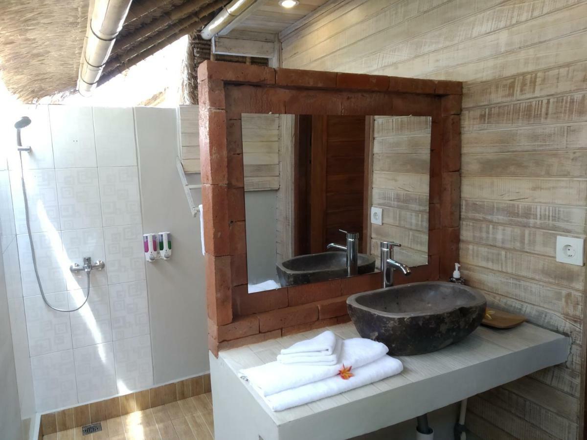 Tempat Tidur & Sarapan Honeybee Huts