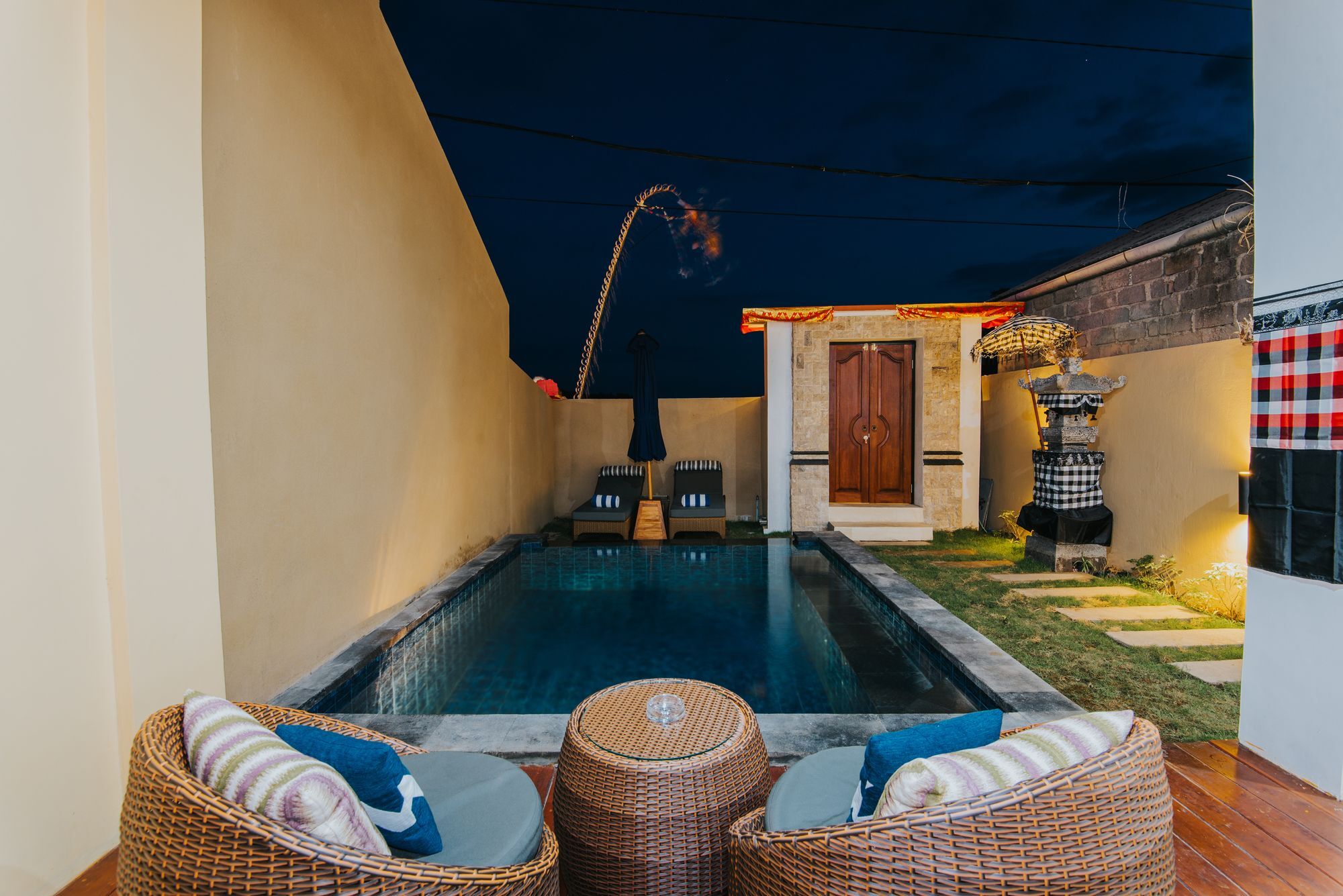 Villa Secret Outlook *