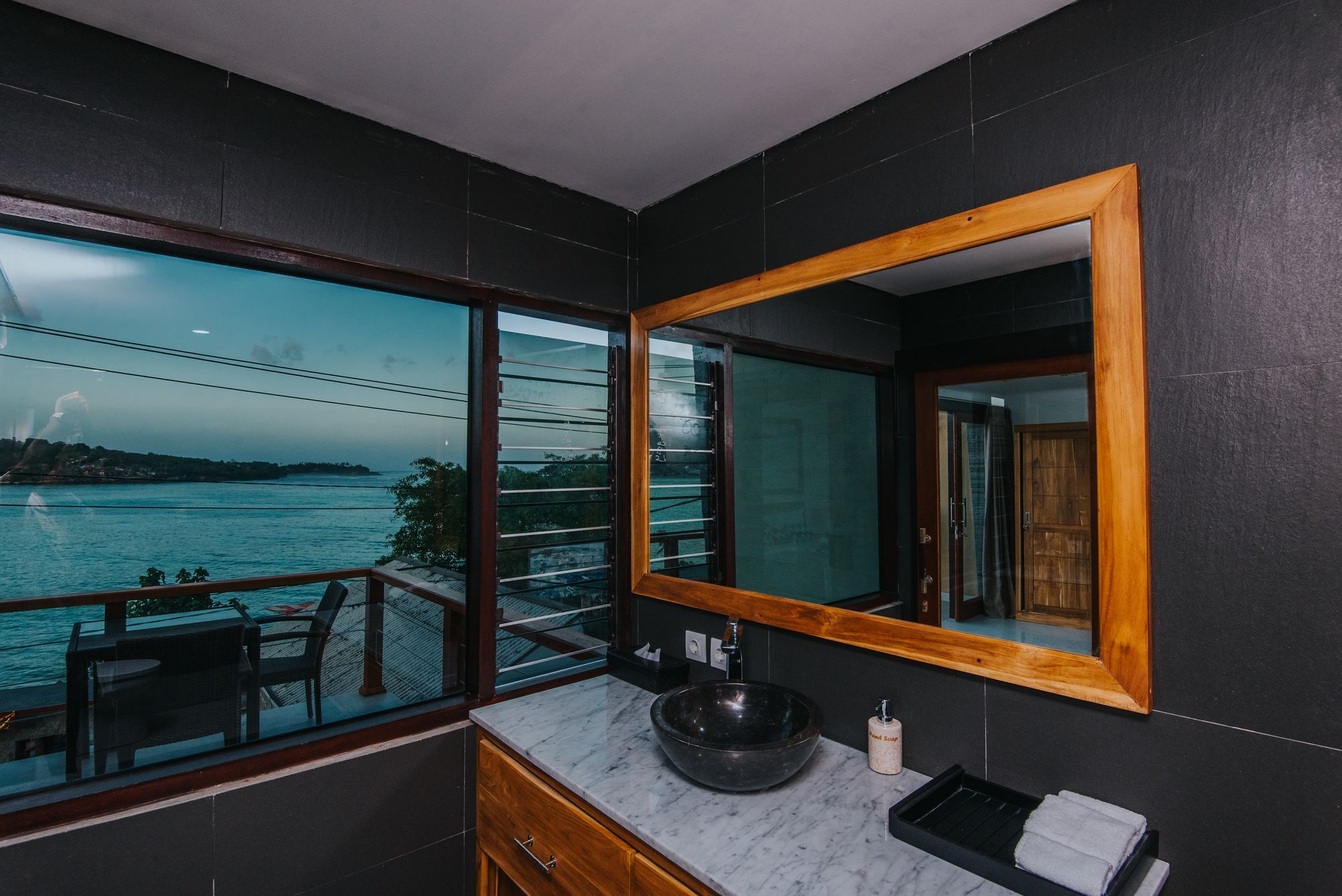 Villa Secret Outlook