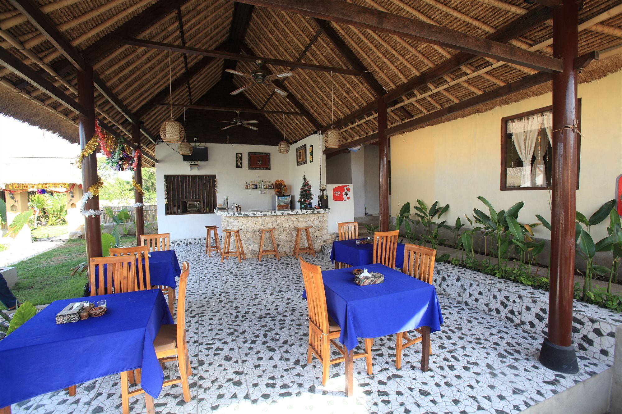 Sunset Coin Holiday park Nusa Lembongan (Bali)